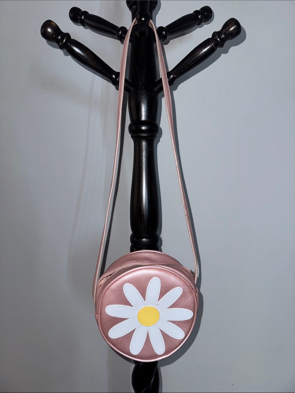 Round Pink Daisy Crossbody Bag 38.T